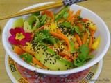 Salade balinaise carotte, concombre, mangue et sésame noir et doré