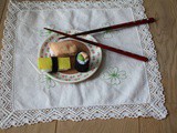 Dinette en feutrine : l'assiette japonaise de maki et sushis
