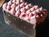 « Patissavonnerie »: Comment faire un savon chocolat-fraise