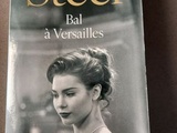 Lecture : Agent secret, Bal à Versailles, musique, forces irresistibles