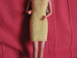 Robe jaune pour poupée Barbie