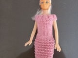 Robe rose pour poupée Barbie