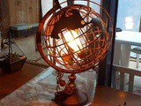 La lampe Globe terrestre style steampunk de Gaëlle
